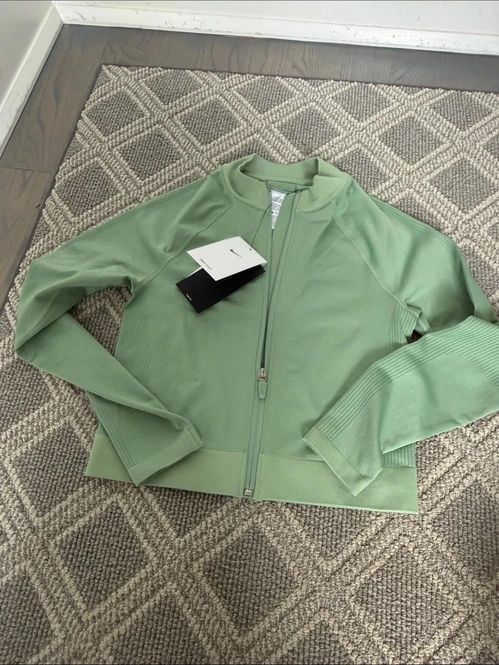 Nike Light Green Women’s Zip-Up Jacket crop top tight fit
